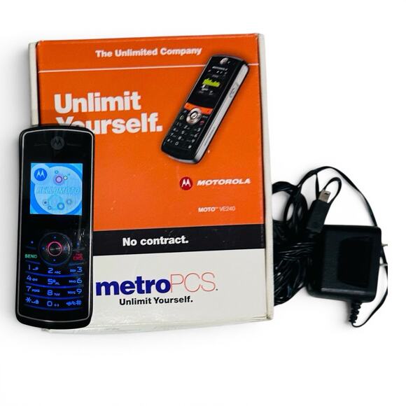 Motorola Other - Motorola Moto VE240 TracFone Powers On / Screen Works-Charger & Original Box